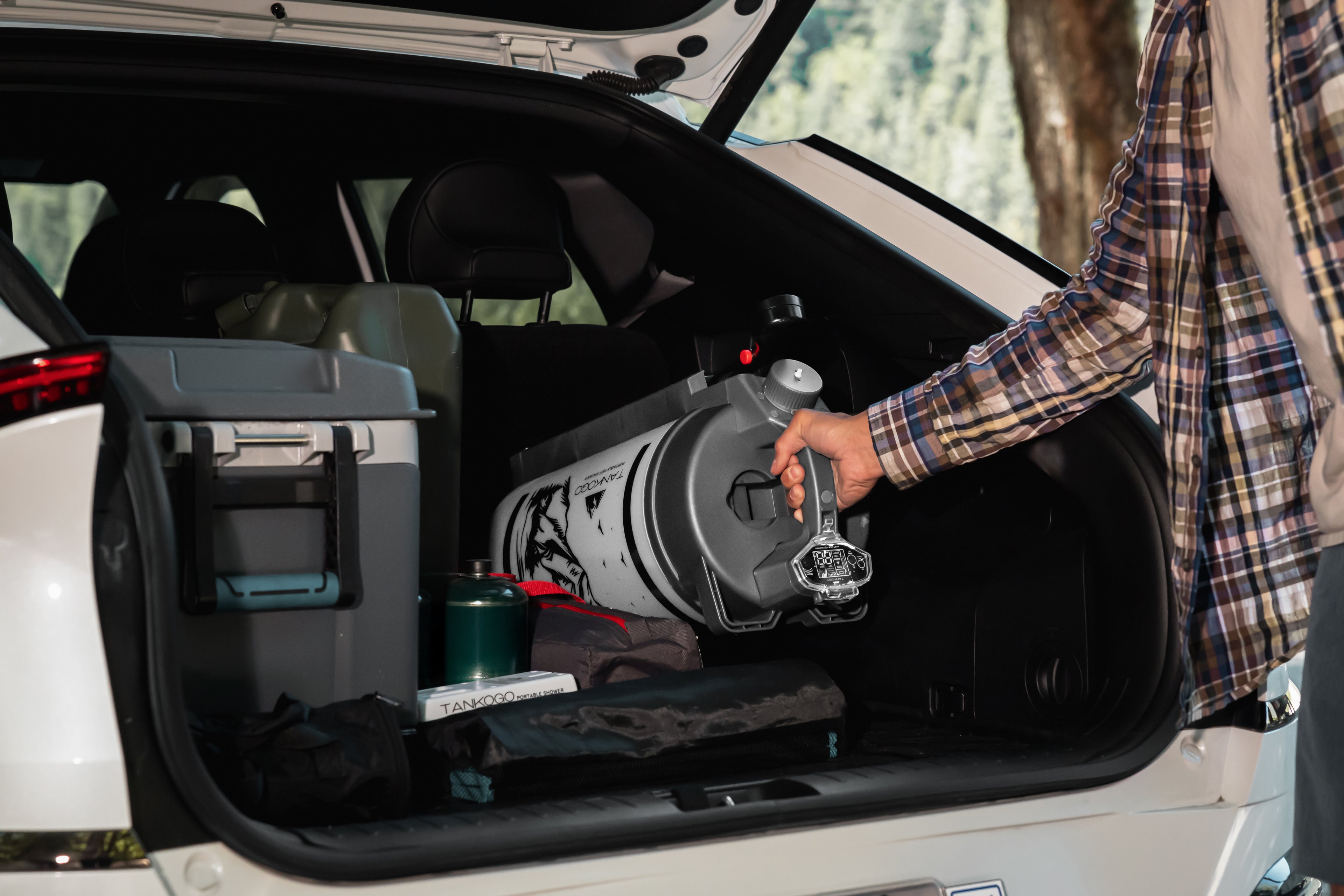 Tankogo: Portable Hot Shower